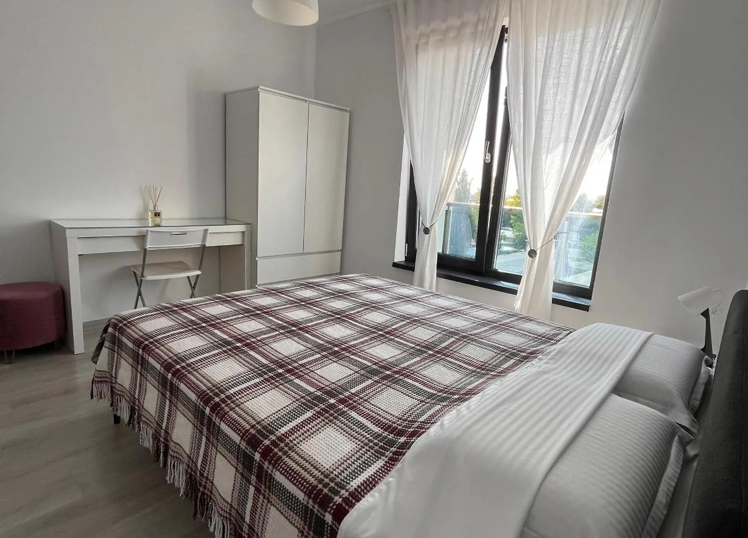 Sunset Apartment Otopeni